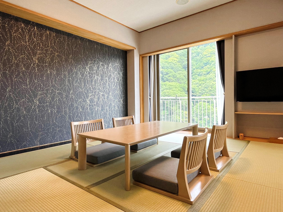 Main Building Renovated JapaneseWestern Combination Room